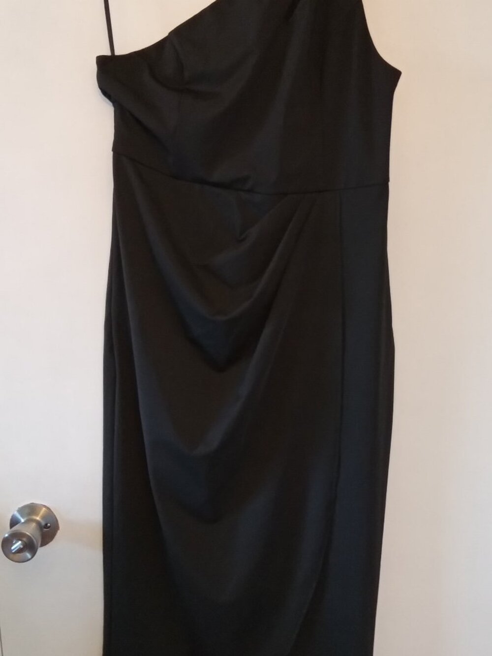 Women's one shoulder cocktail dress, Zalalus large black, sheated.